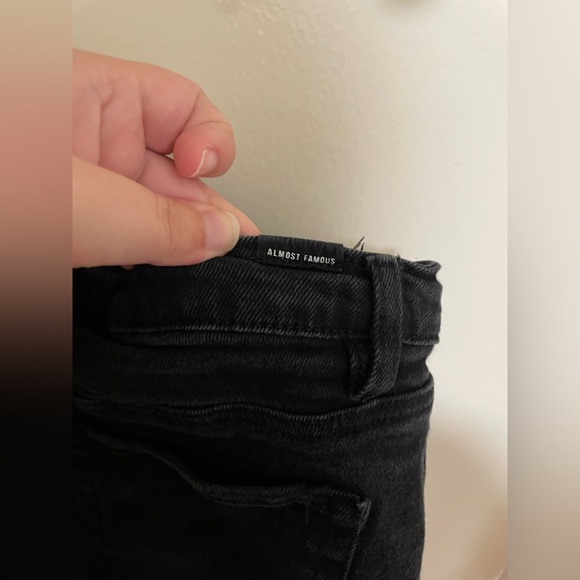 ✨Almost Famous Black Distressed Denim Shorts Size 7 - Picture 7 of 7